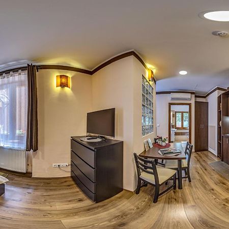 Bed and Breakfast Napraforgó Wellness Ház és Panzió Pécs Esterno foto